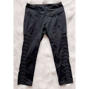 Betsy Johnson Cropped Cut Out Leggings Black Size S